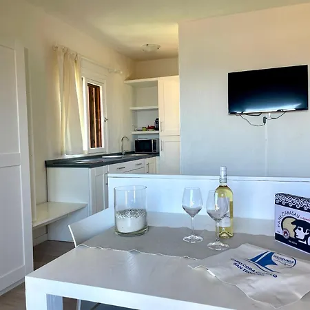 Apartment Punta Est Spazioso Monolocale Vista Mare Capo Coda Cavallo